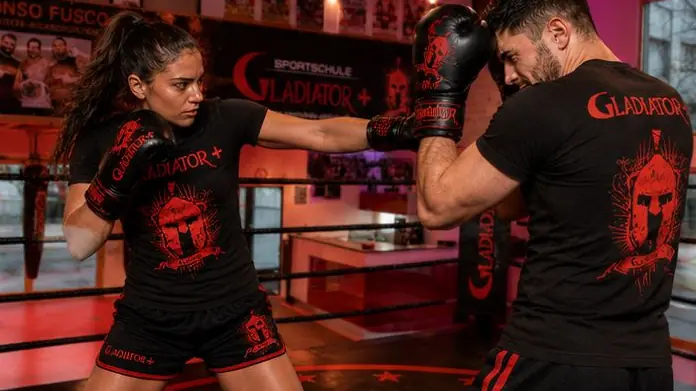 Wettkampfboxer beim Sparring in der Sportschule Gladiator in Augsburg